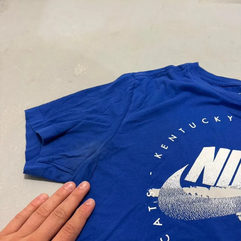 Nike Men's Blue T-shirt